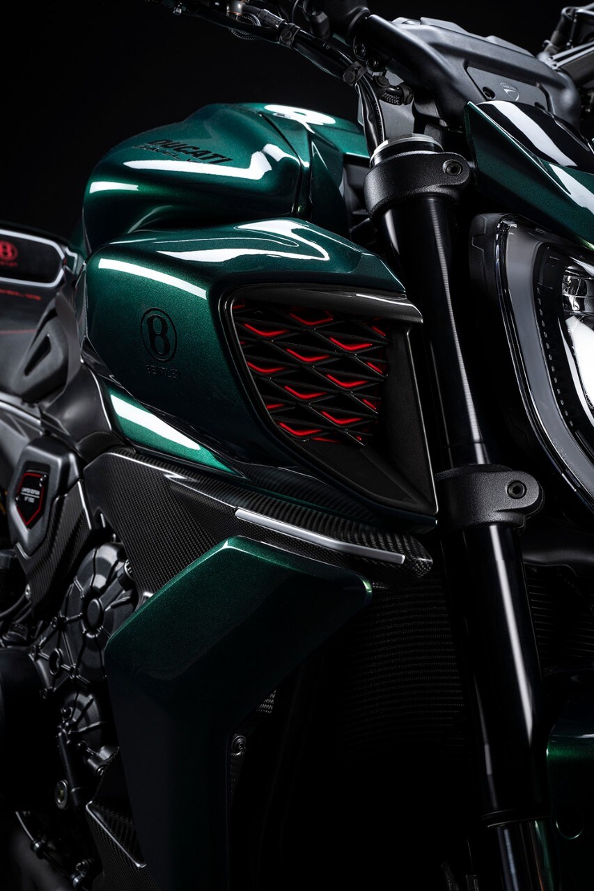 Ducati e Bentley: due serie davvero speciali per la Diavel V4